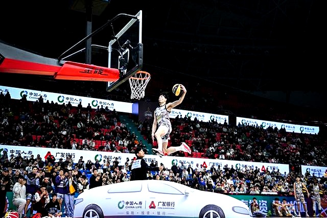 扣篮之王尽显风采，全明星赛引爆全场