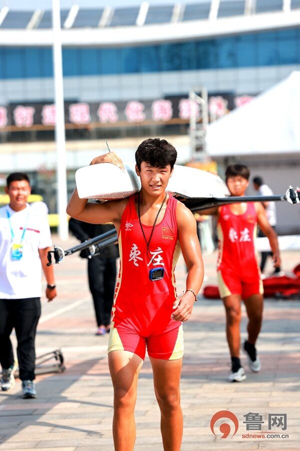 新西兰赛艇运动员领先赢得金牌 新西兰赛艇运动员领先赢得金牌