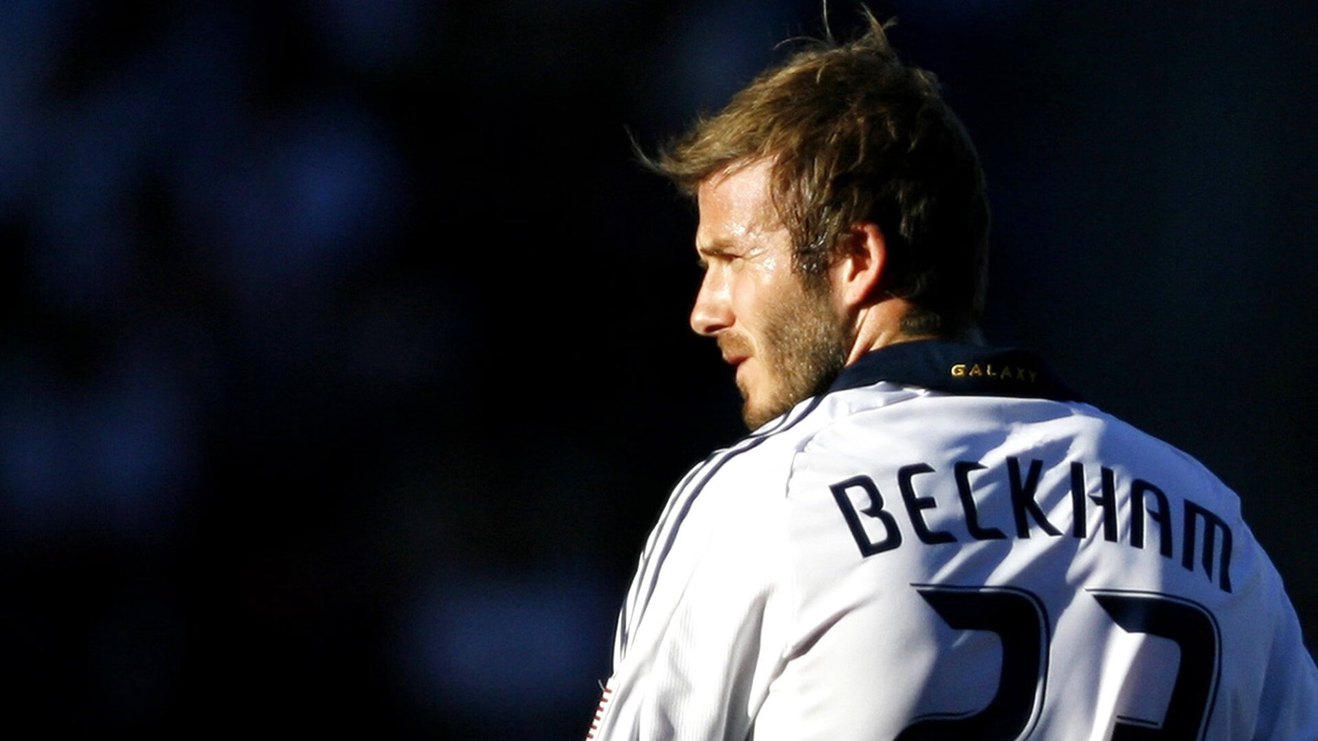 洪都拉斯压哨绝杀伊朗,阿克稳定输出,诠释不掉线的竞技哲学