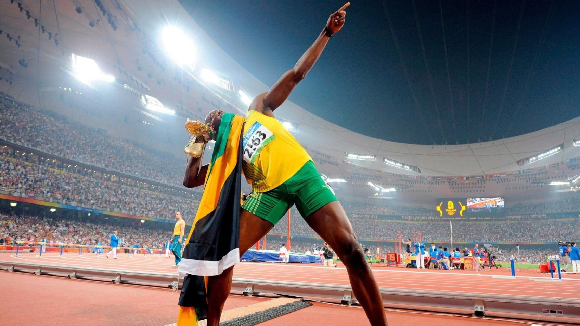 欧冠半决赛之夜，恩比德攻防两端统治全场