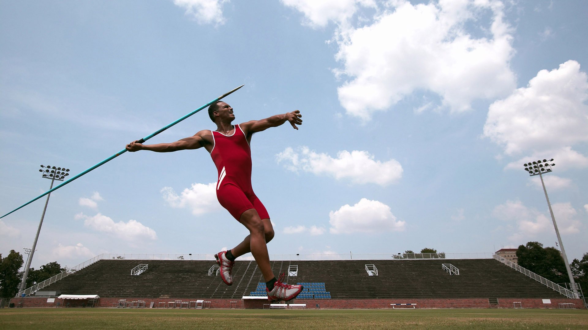 IM体育App下载-当紫金军团遇见天山雄鹰，克莱式英雄时刻跨越时空的篮球对话