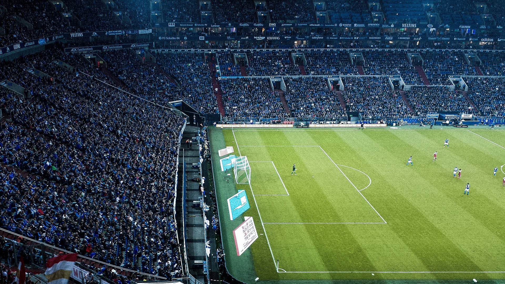 IM体育app-英超争冠焦点战与雄鹿带走76人，竞技场上的双重奏